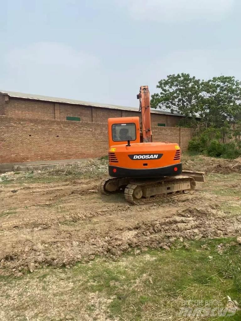 Doosan DX 80 Середні екскаватори 7т. - 12т.