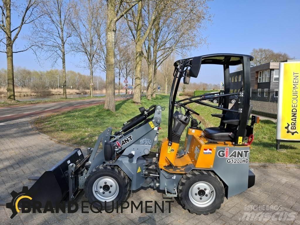 GiANT G1200HD Фронтальні навантажувачі