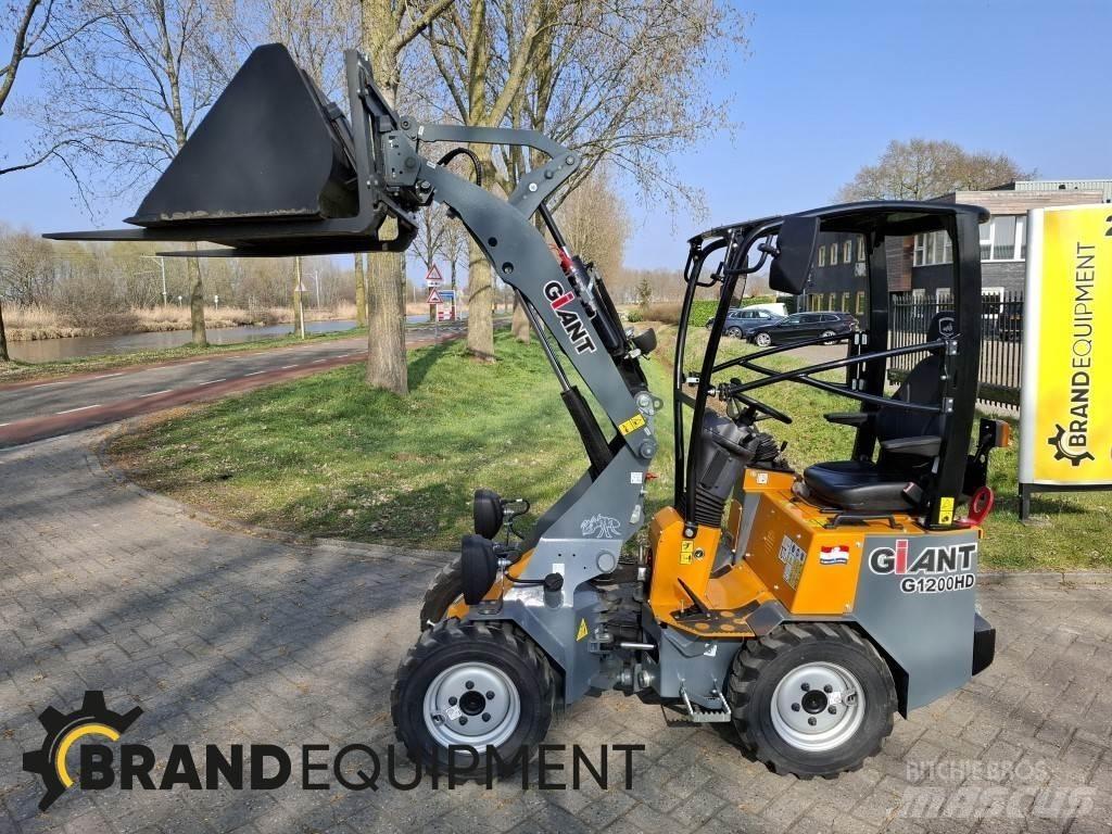 GiANT G1200HD Фронтальні навантажувачі