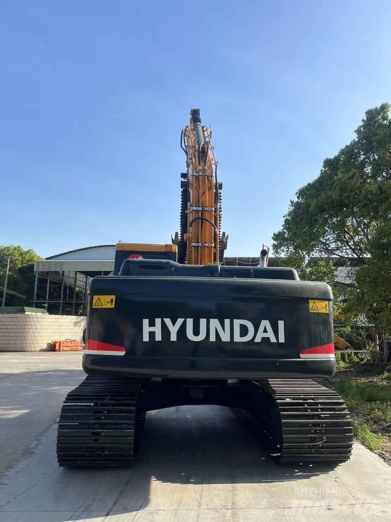 Hyundai R220-9S Колісні екскаватори