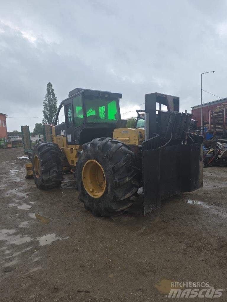 CAT 525 C Трельовочні трактора