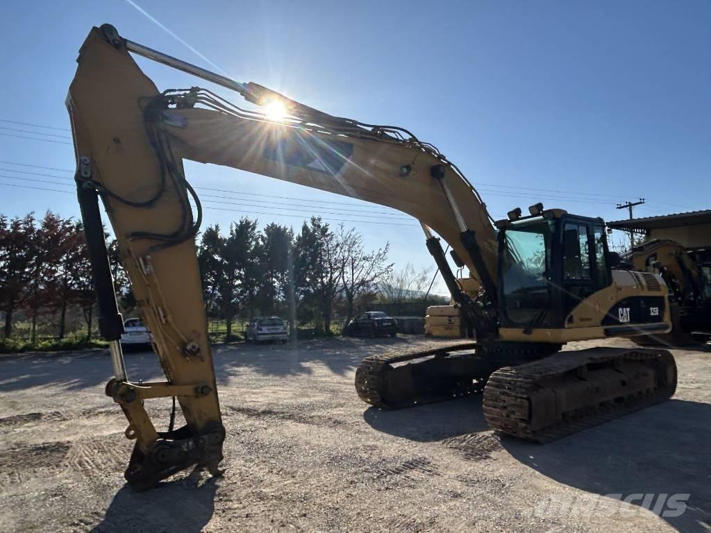 CAT 325 D L Гусеничні екскаватори