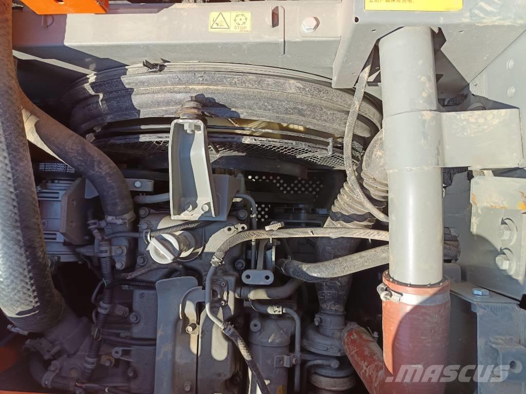 Hitachi Zx130 Гусеничні екскаватори