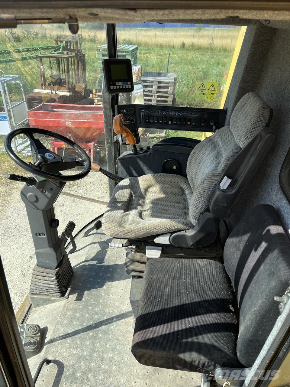 New Holland TX68 Зернозбиральні комбайни