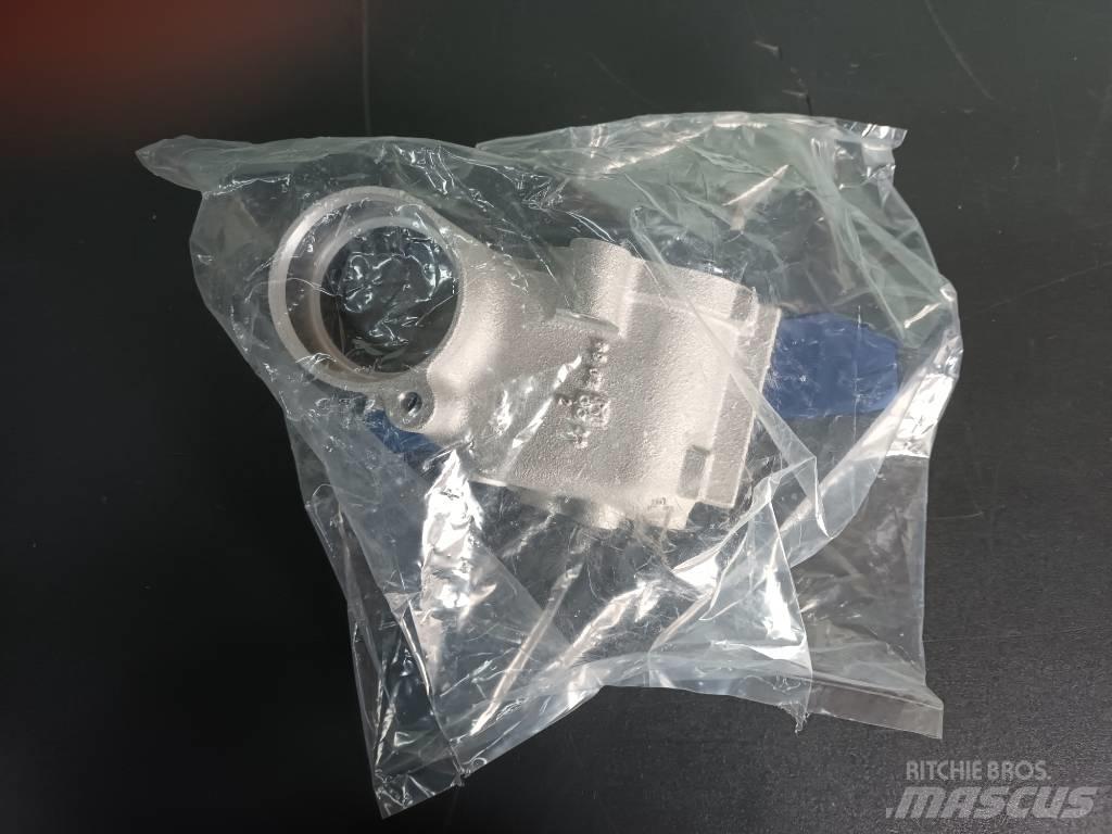 Volvo PIPE 1549312 Двигуни