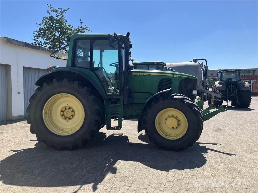 John Deere 6820 Трактори