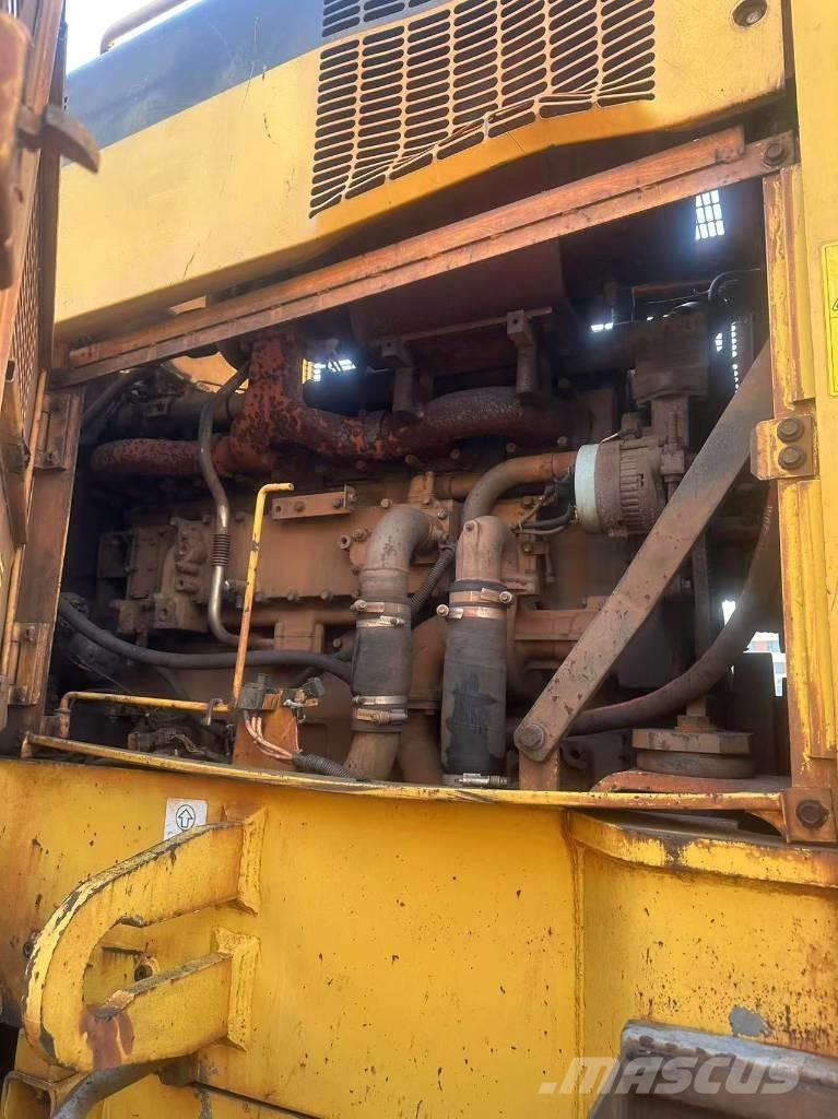 Komatsu WA 600-6 Фронтальні навантажувачі