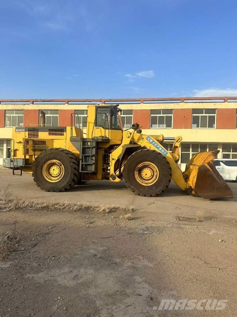 Komatsu WA 600-6 Фронтальні навантажувачі