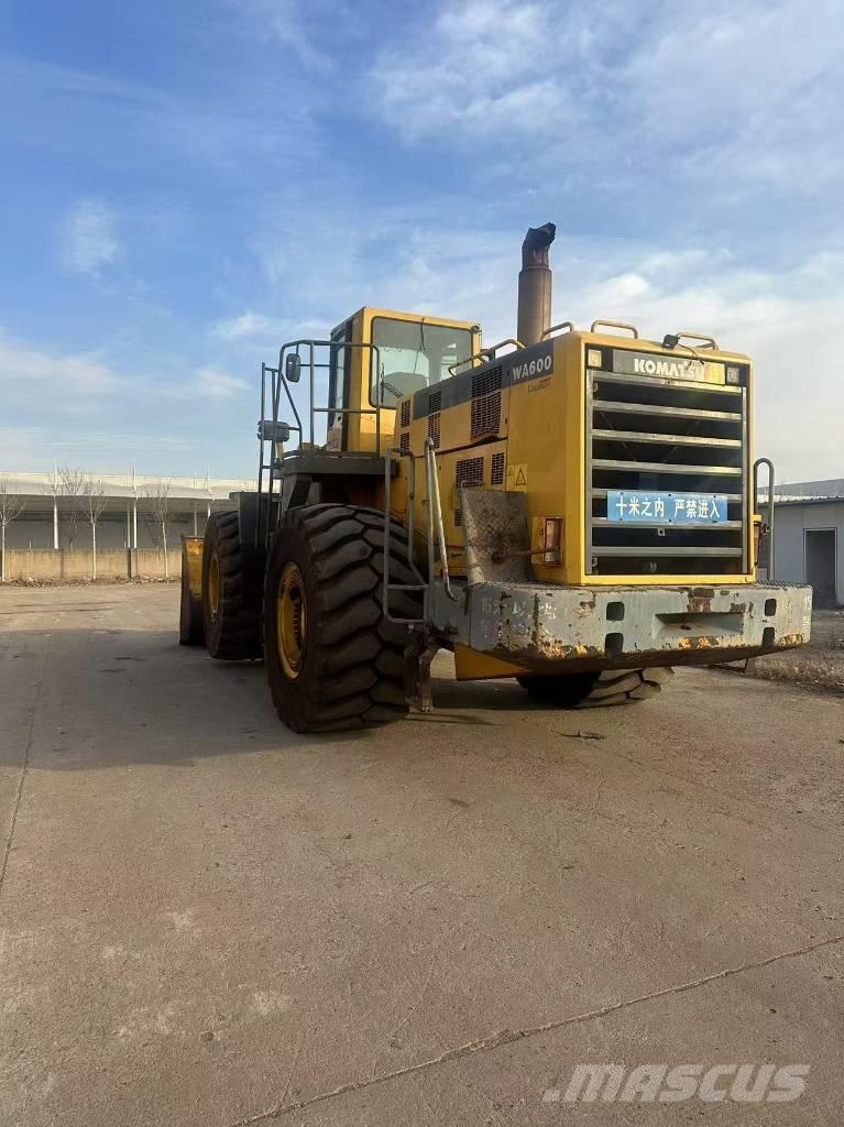 Komatsu WA 600-6 Фронтальні навантажувачі