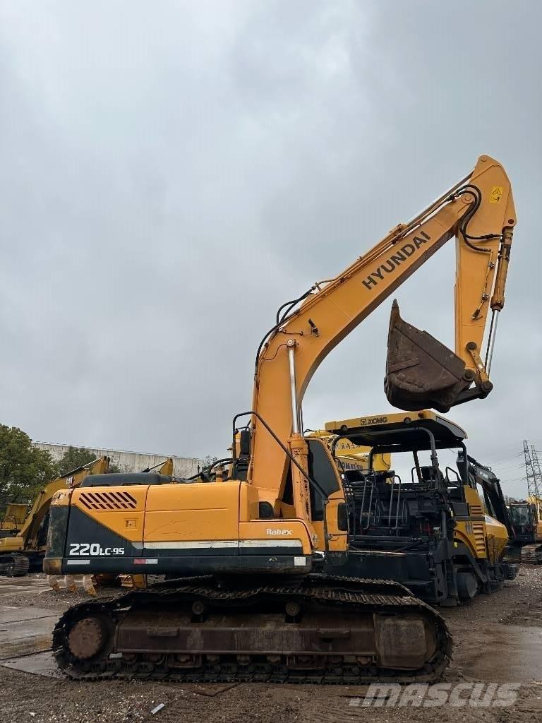 Hyundai 220LC-9S Гусеничні екскаватори