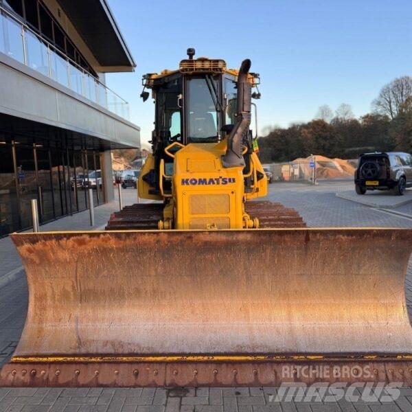 Komatsu D51PXI-24EO Гусеничні бульдозери