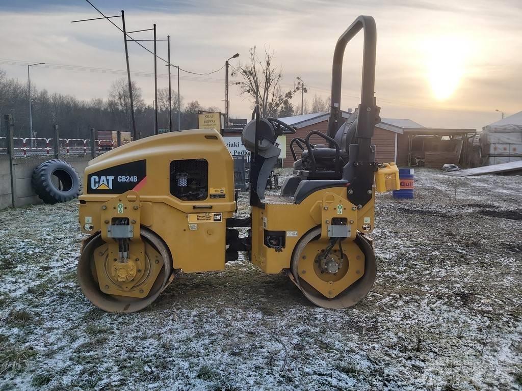 CAT CB 24 B Котки тротуарні