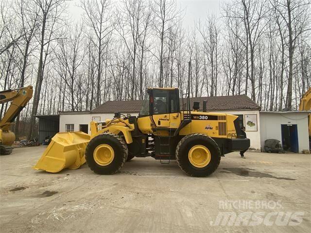 Komatsu WA380-6 Екскаватори-навантажувачі