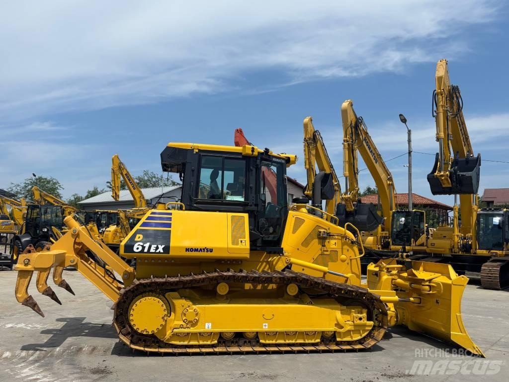 Komatsu D61EX-24E0 Гусеничні бульдозери