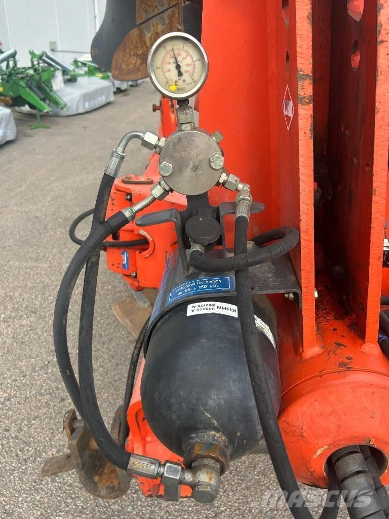 Kuhn Vari-Master 122 Реверсивні плуги