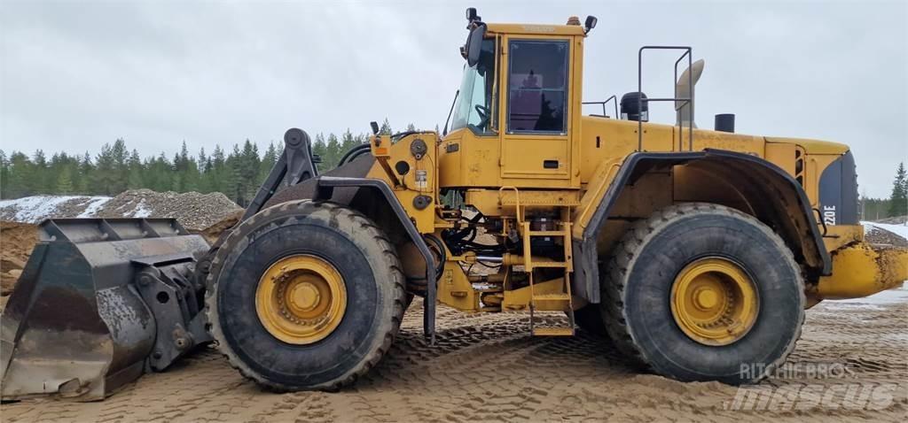 Volvo L220E Фронтальні навантажувачі