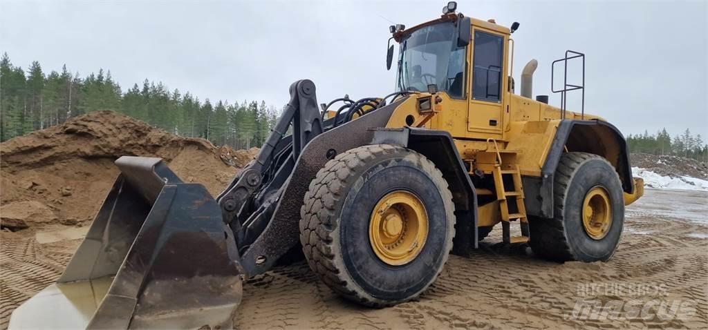 Volvo L220E Фронтальні навантажувачі