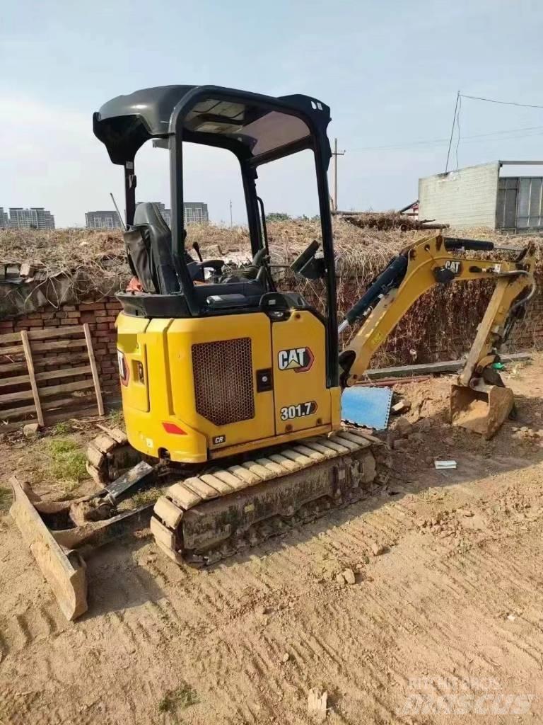 CAT 301.7 Міні-екскаватори < 7т
