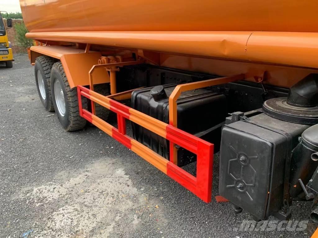 Shacman F3000 6X4 Поливальні машини