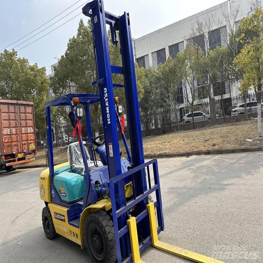 Komatsu FD30-14 Дизельні навантажувачі