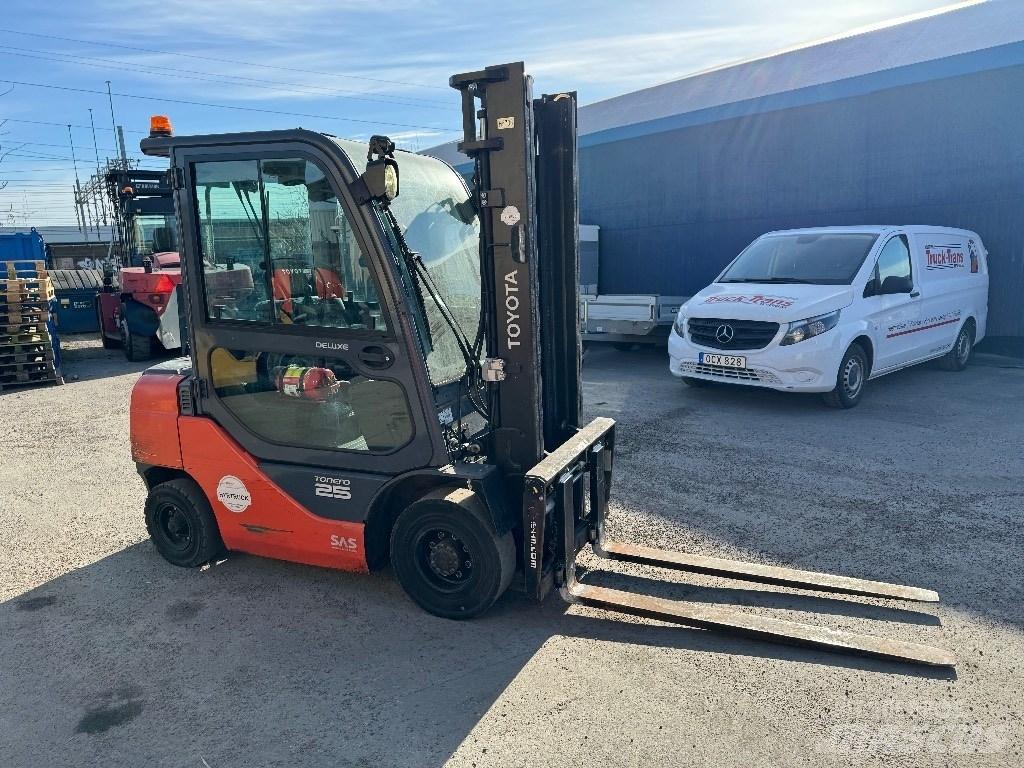 Toyota 52-8FDF25 Дизельні навантажувачі