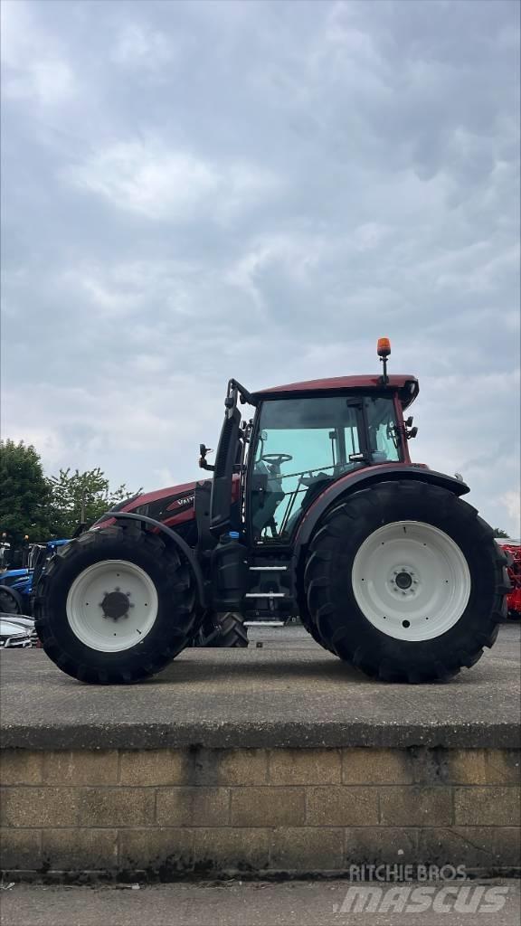 Valtra G 135 A Трактори