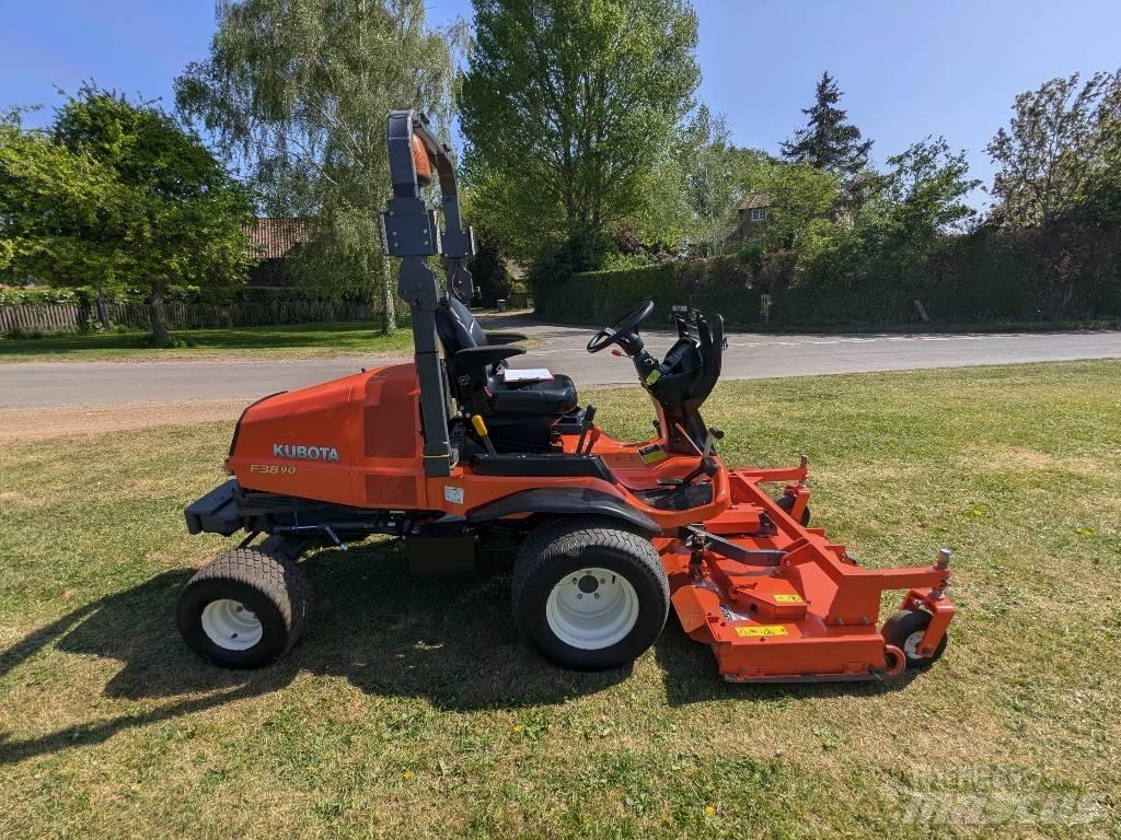 Kubota F 3890 Самохідні газонокосарки