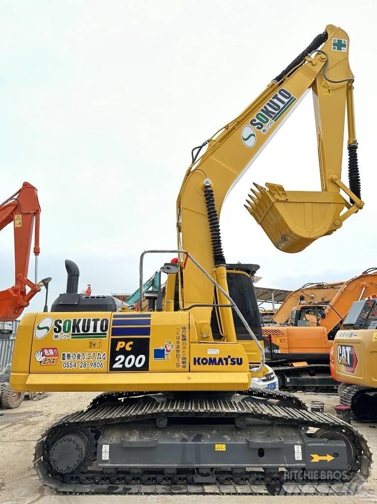 Komatsu PC200-8 Гусеничні екскаватори