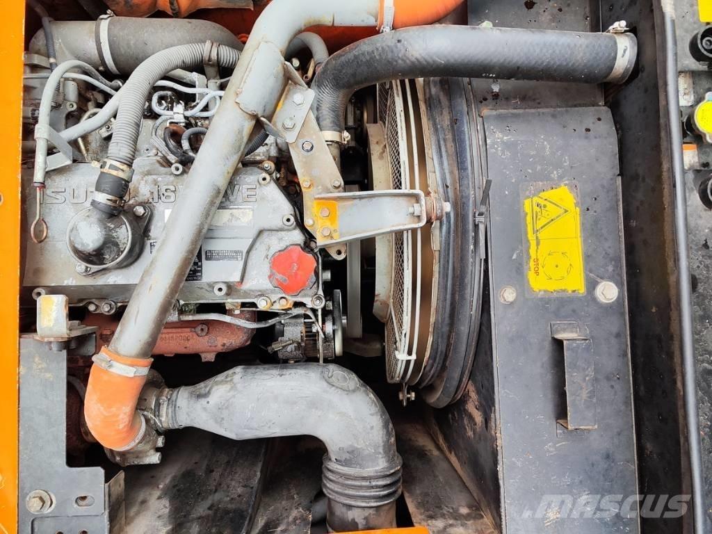 Hitachi ZX 210 W-3 Колісні екскаватори