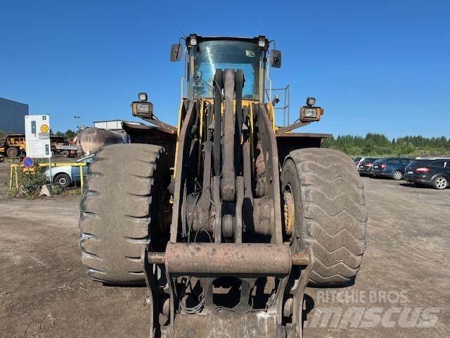 Volvo L220D Фронтальні навантажувачі