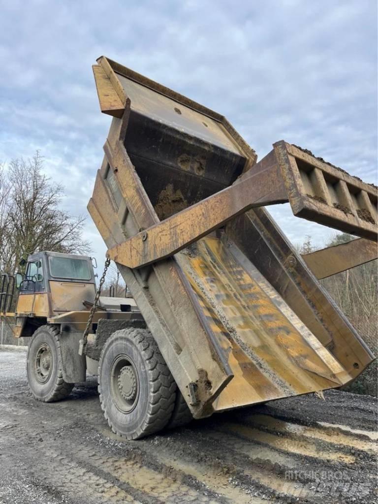 CAT 769 D Кар`єрні самоскиди