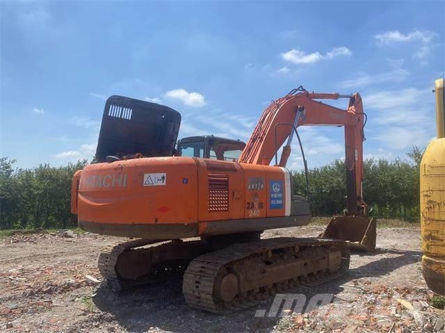 Hitachi ZX240 Гусеничні екскаватори