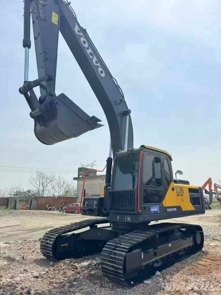 Volvo EC 240 Гусеничні екскаватори