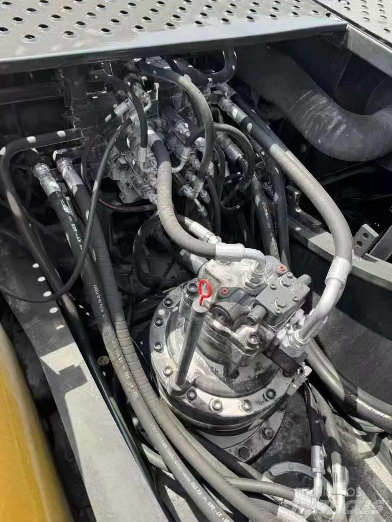 Volvo EC 240 Гусеничні екскаватори
