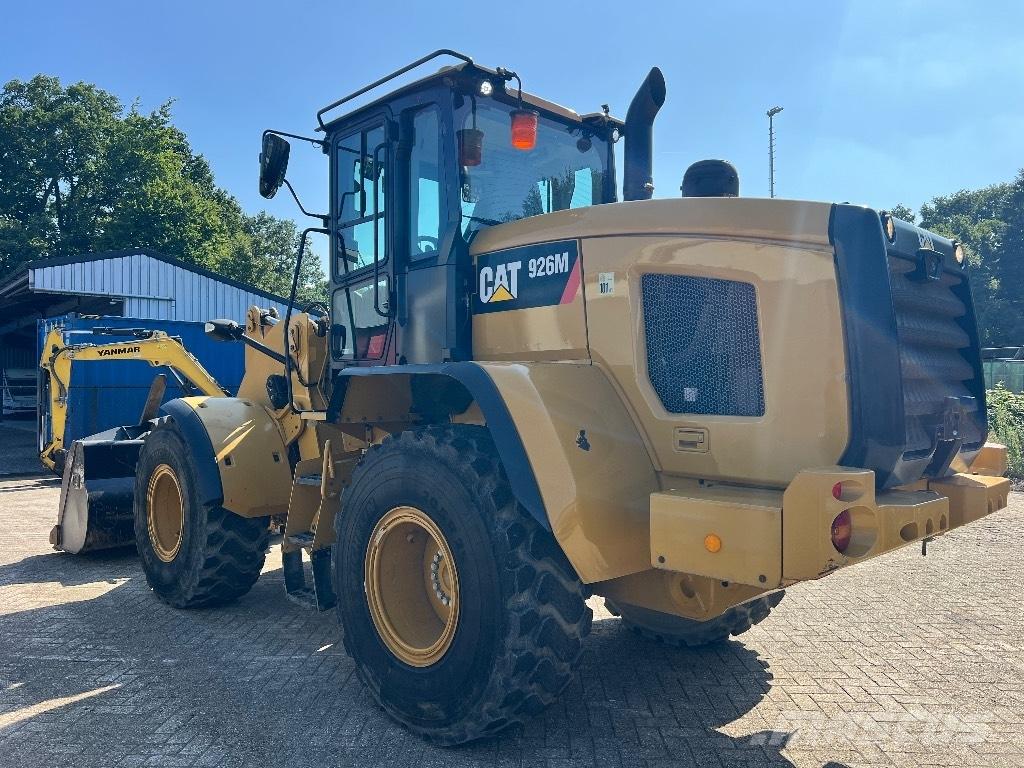 CAT 926M - 926 M Гусеничні екскаватори