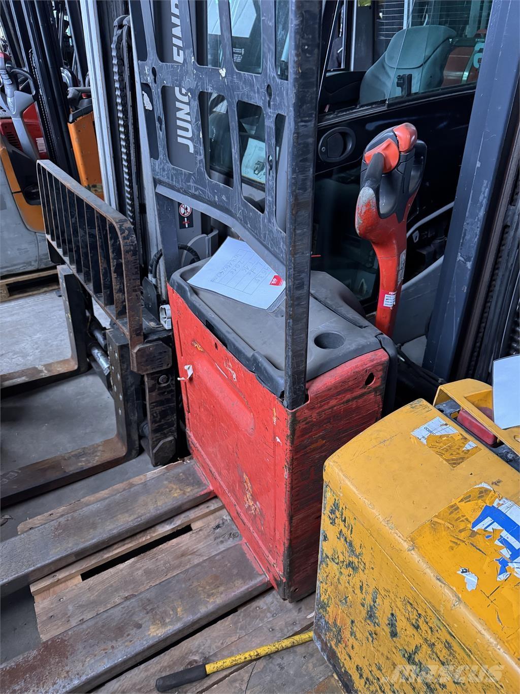 Linde T16 Ручний візок