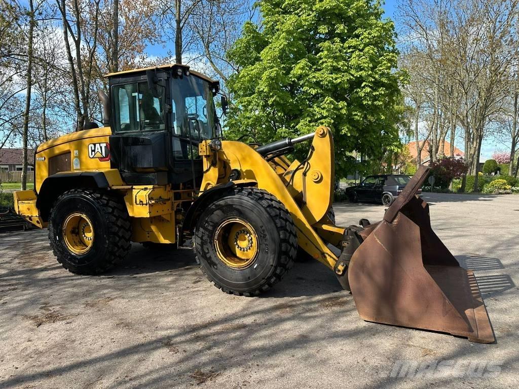 CAT 930 M Фронтальні навантажувачі