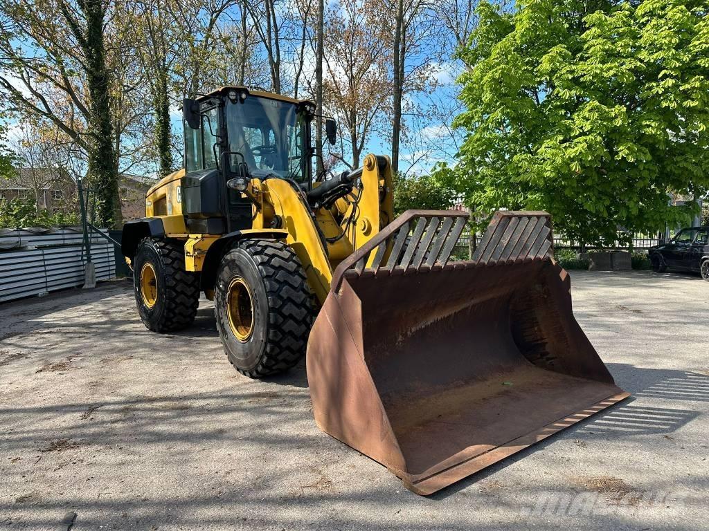 CAT 930 M Фронтальні навантажувачі