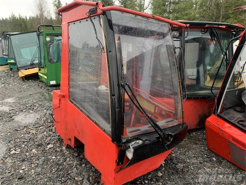 Komatsu 901TX Кабіна