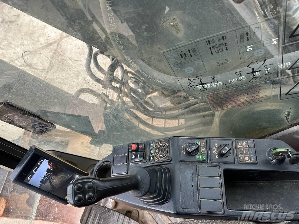 Volvo EC 160 EL Гусеничні екскаватори