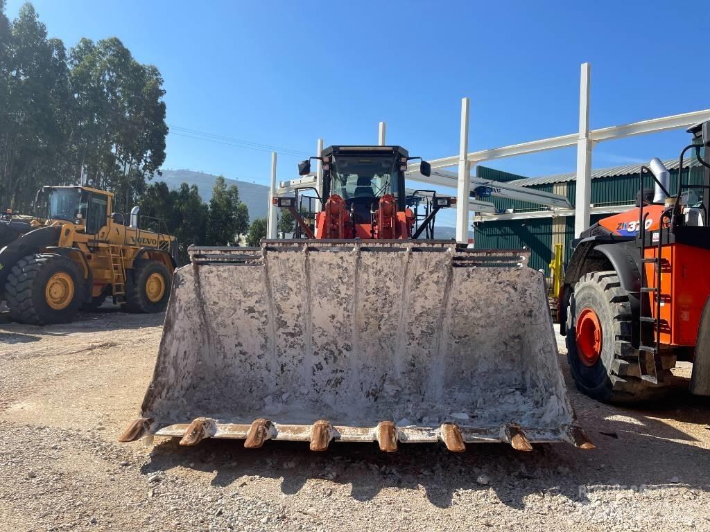 Hitachi ZW 550 - 6 Фронтальні навантажувачі