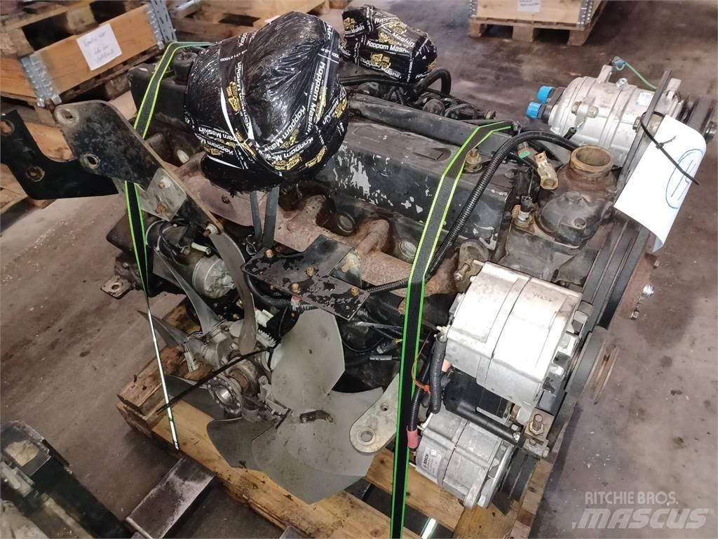 Komatsu 860.4 Двигуни