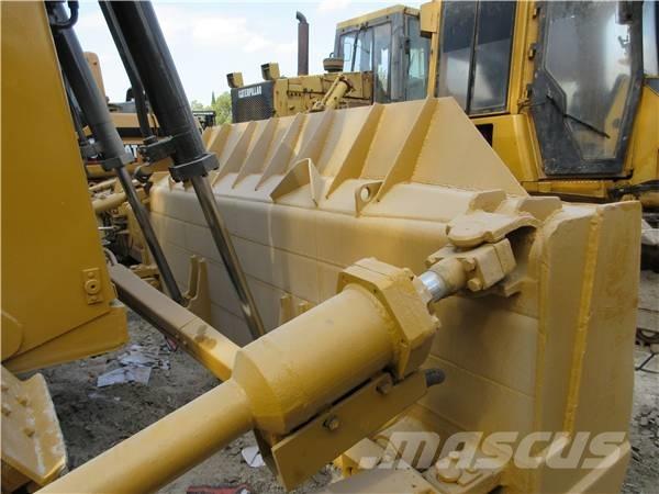 CAT D 6 R Гусеничні бульдозери