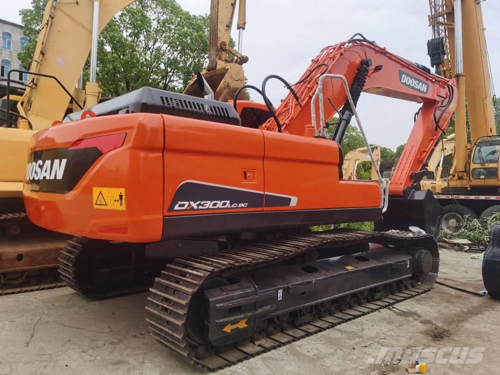 Doosan DX 300 LC Гусеничні екскаватори