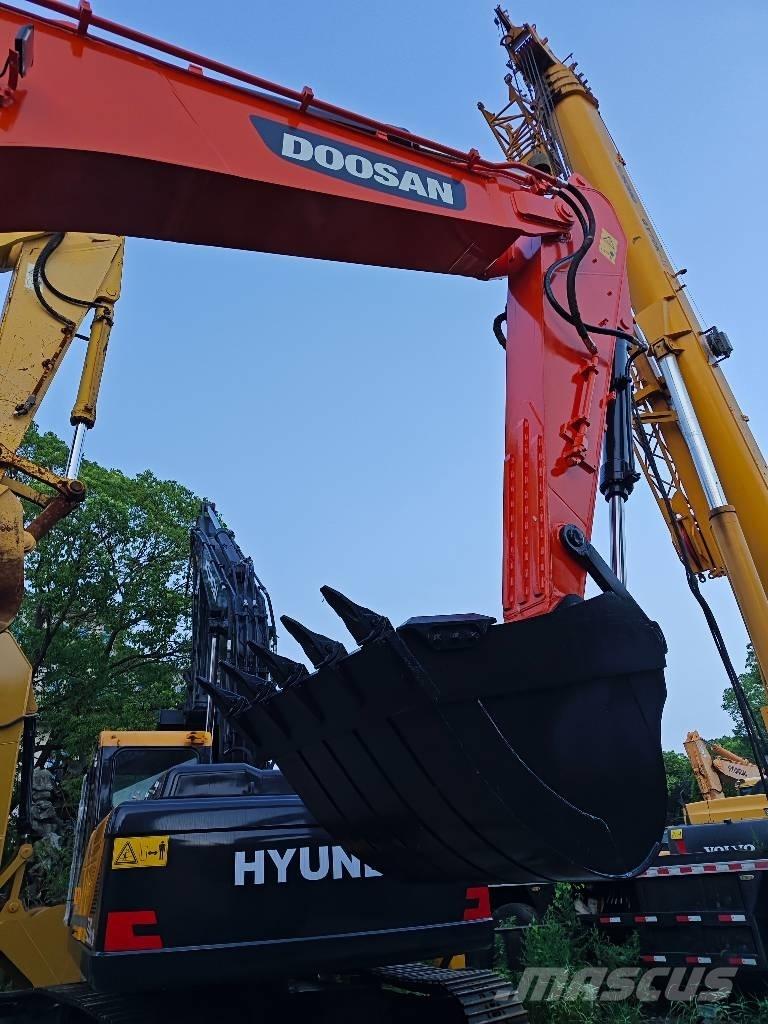 Doosan DX 300 LC Гусеничні екскаватори