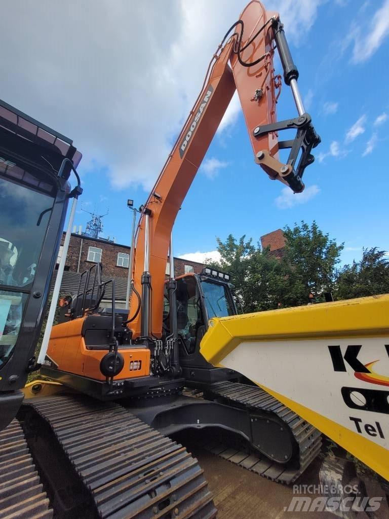 Doosan DX 210 LC-7 Гусеничні екскаватори