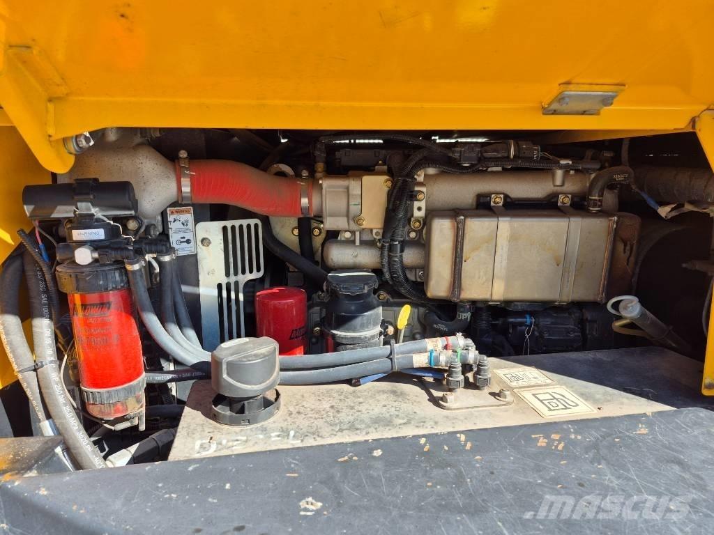 JCB 6 TST Міні самоскиди