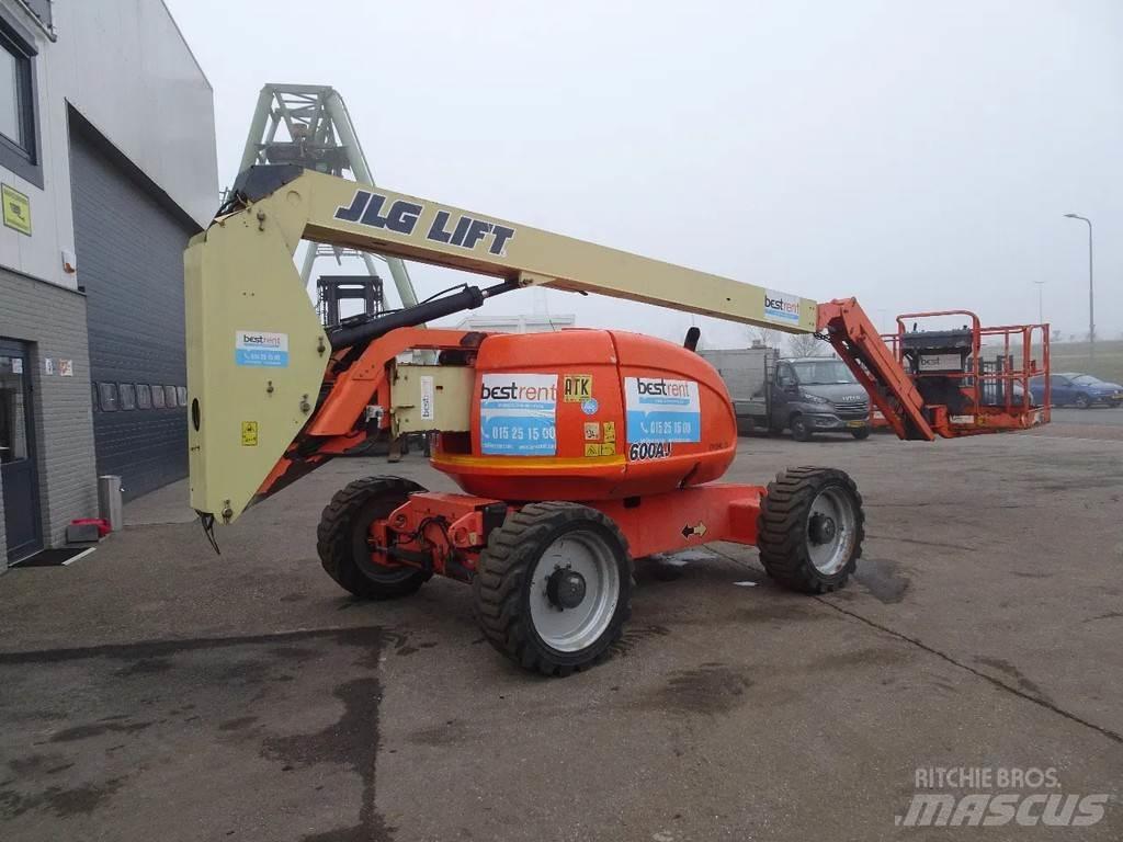 JLG 600AJ Колінчаті підйомники