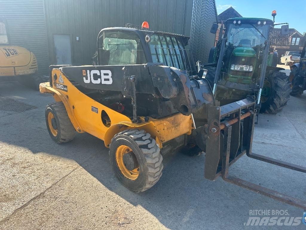 JCB 520-40 Телескопічні навантажувачі