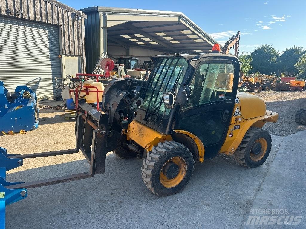 JCB 520-40 Телескопічні навантажувачі